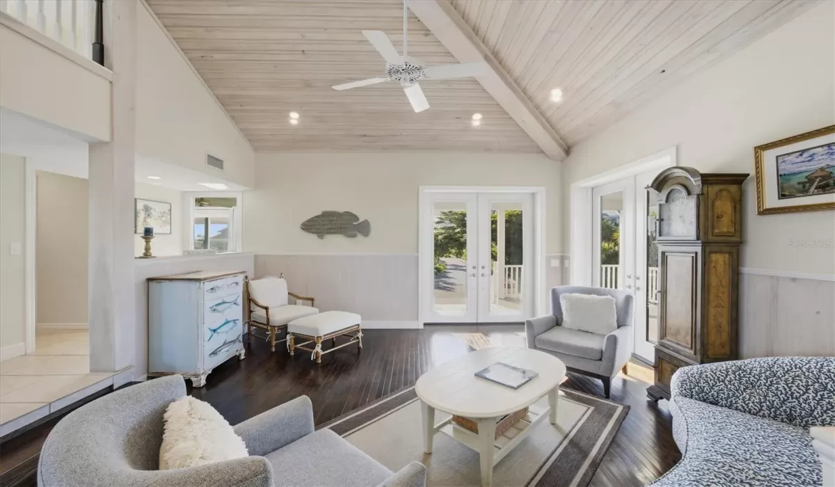 4 Bedrooms Bedrooms, 0 ,2 BathroomsBathrooms,Residential,For Sale,0,D6145351