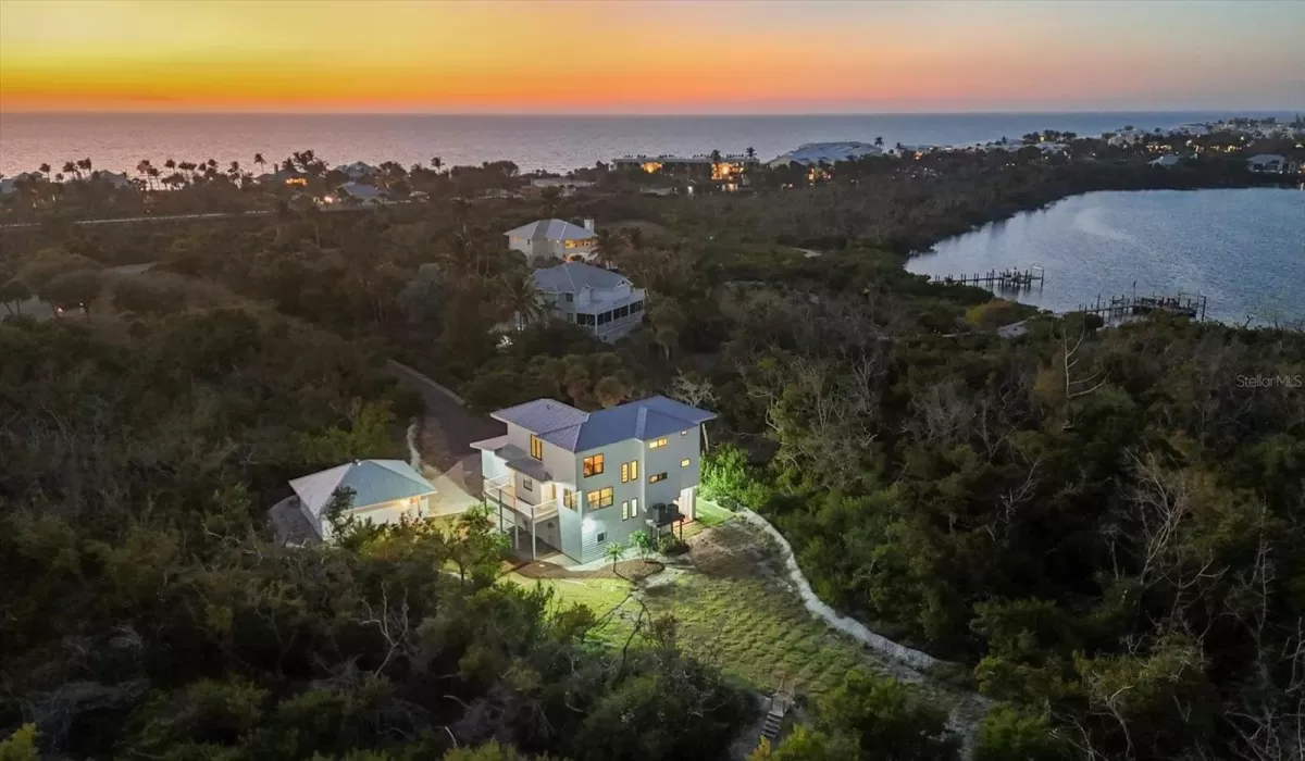 4 Bedrooms Bedrooms, 0 ,2 BathroomsBathrooms,Residential,For Sale,0,D6145351