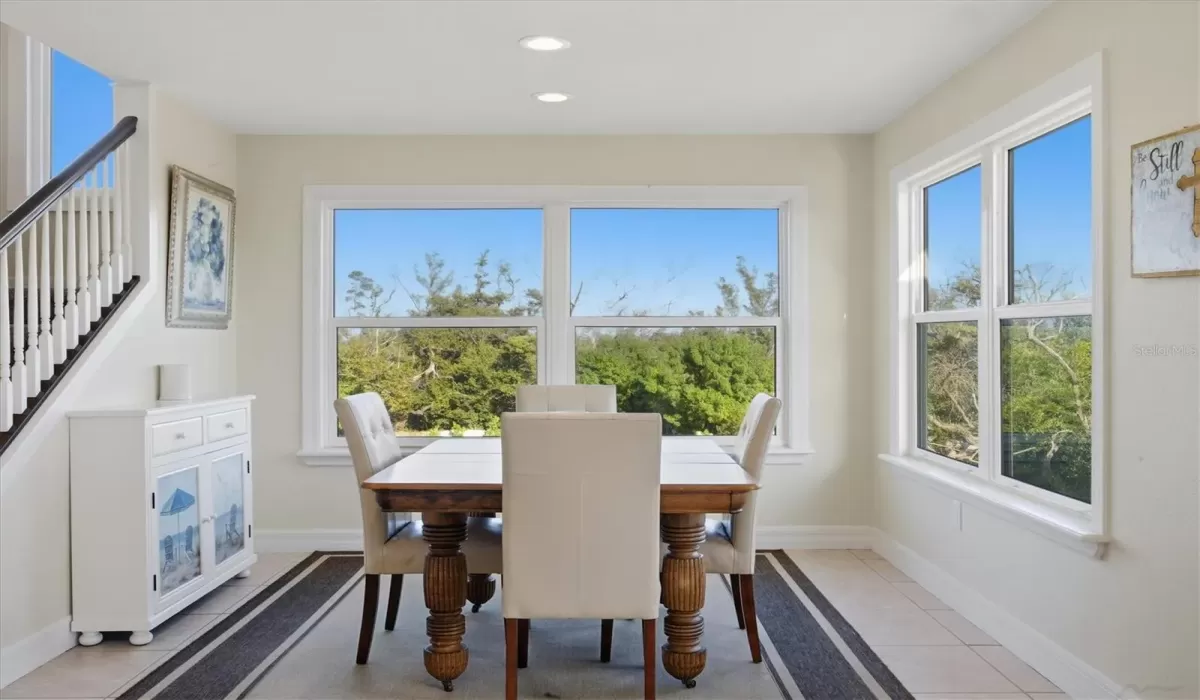 4 Bedrooms Bedrooms, 0 ,2 BathroomsBathrooms,Residential,For Sale,0,D6145351