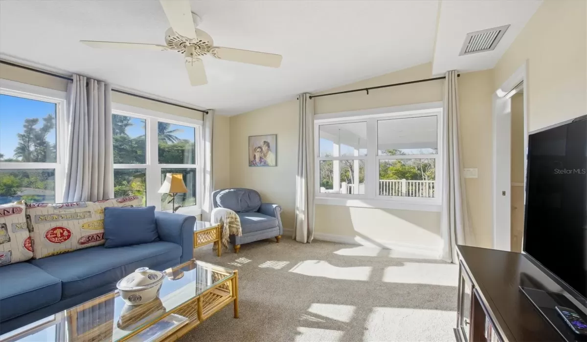 4 Bedrooms Bedrooms, 0 ,2 BathroomsBathrooms,Residential,For Sale,0,D6145351