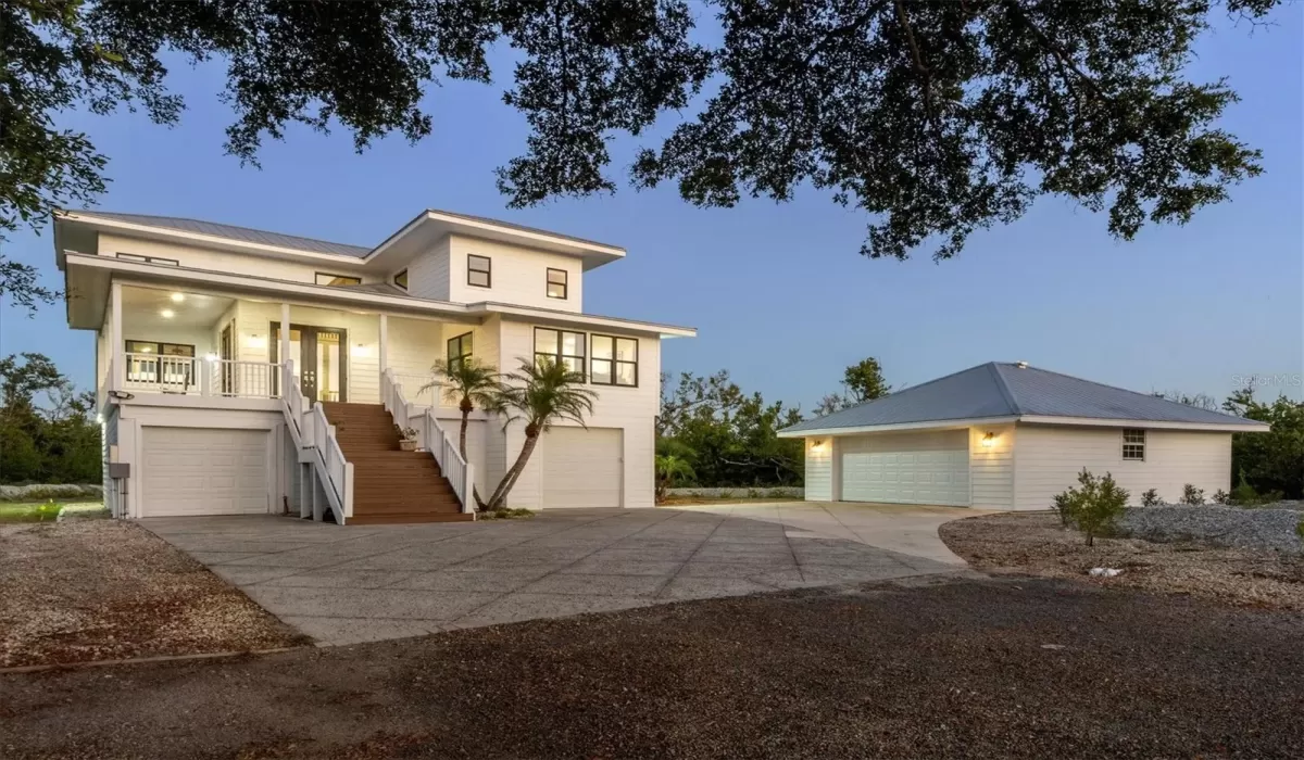 4 Bedrooms Bedrooms, 0 ,2 BathroomsBathrooms,Residential,For Sale,0,D6145351