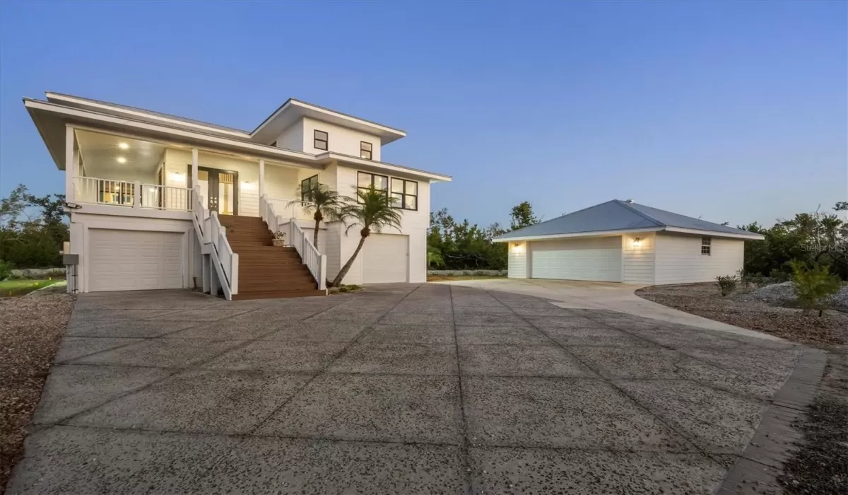 4 Bedrooms Bedrooms, 0 ,2 BathroomsBathrooms,Residential,For Sale,0,D6145351