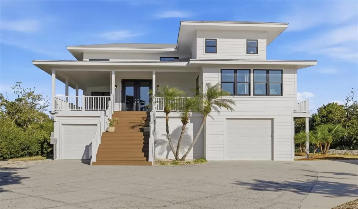 4 Bedrooms Bedrooms, 0 ,2 BathroomsBathrooms,Residential,For Sale,0,D6145351