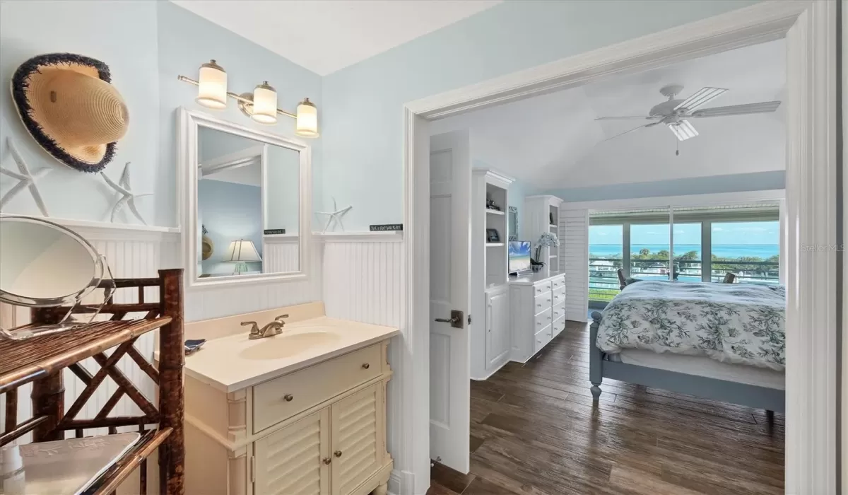 2 Bedrooms Bedrooms, 0 ,2 BathroomsBathrooms,Residential,For Sale,0,D6145498