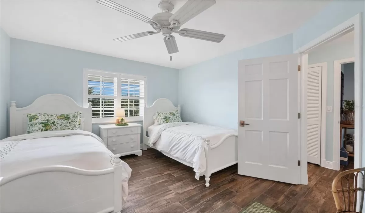 2 Bedrooms Bedrooms, 0 ,2 BathroomsBathrooms,Residential,For Sale,0,D6145498