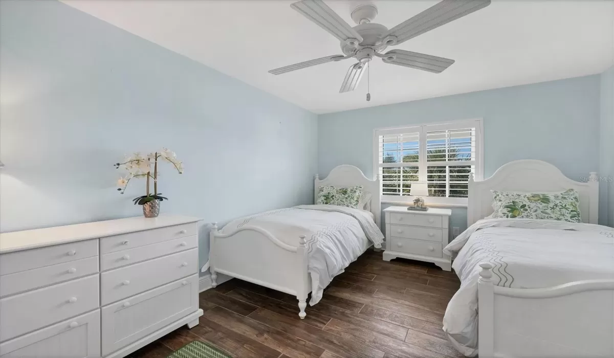 2 Bedrooms Bedrooms, 0 ,2 BathroomsBathrooms,Residential,For Sale,0,D6145498