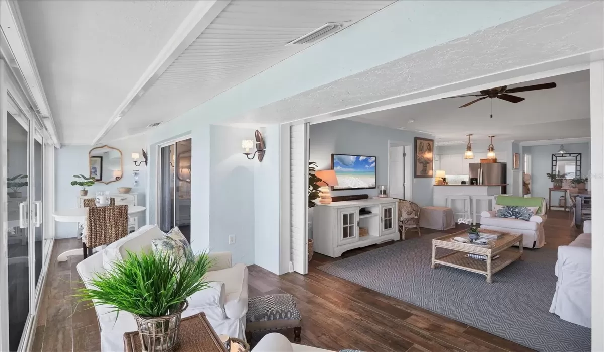 2 Bedrooms Bedrooms, 0 ,2 BathroomsBathrooms,Residential,For Sale,0,D6145498