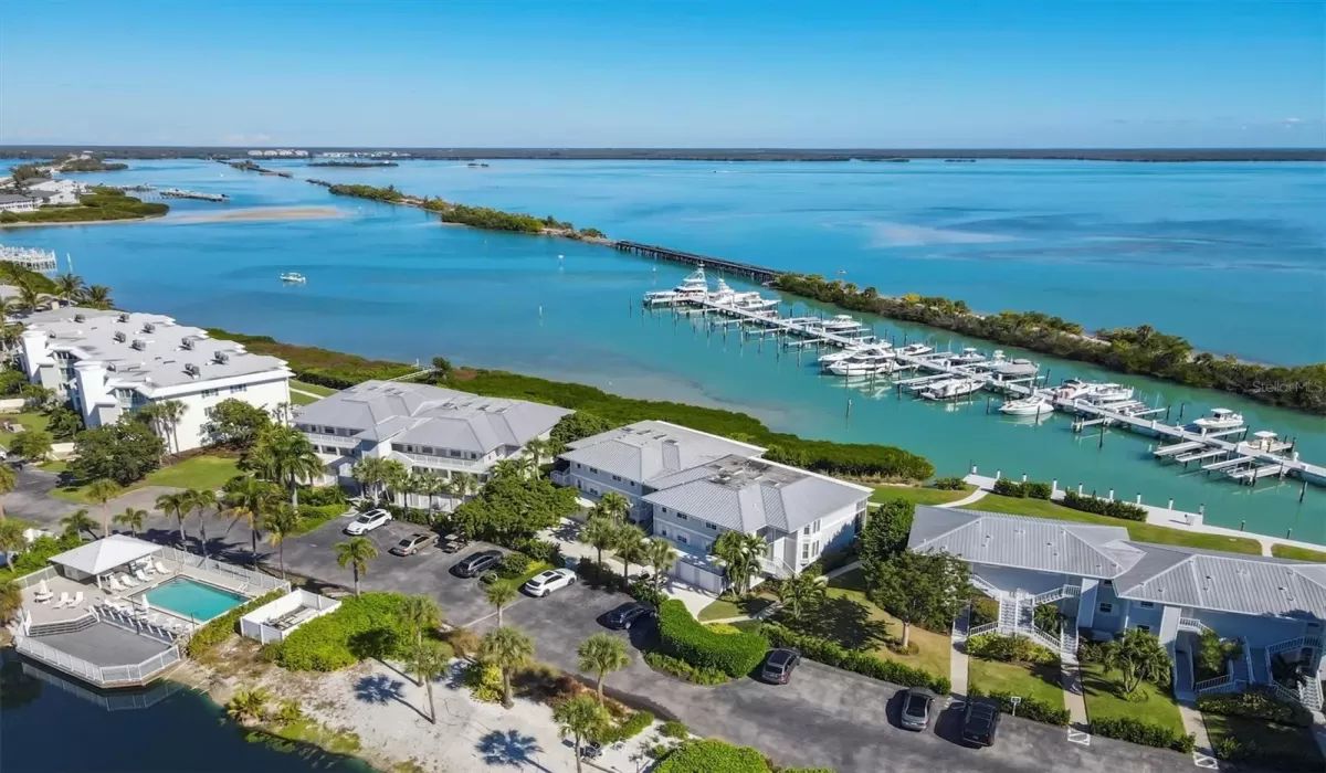 2 Bedrooms Bedrooms, 0 ,2 BathroomsBathrooms,Residential,For Sale,0,D6145498