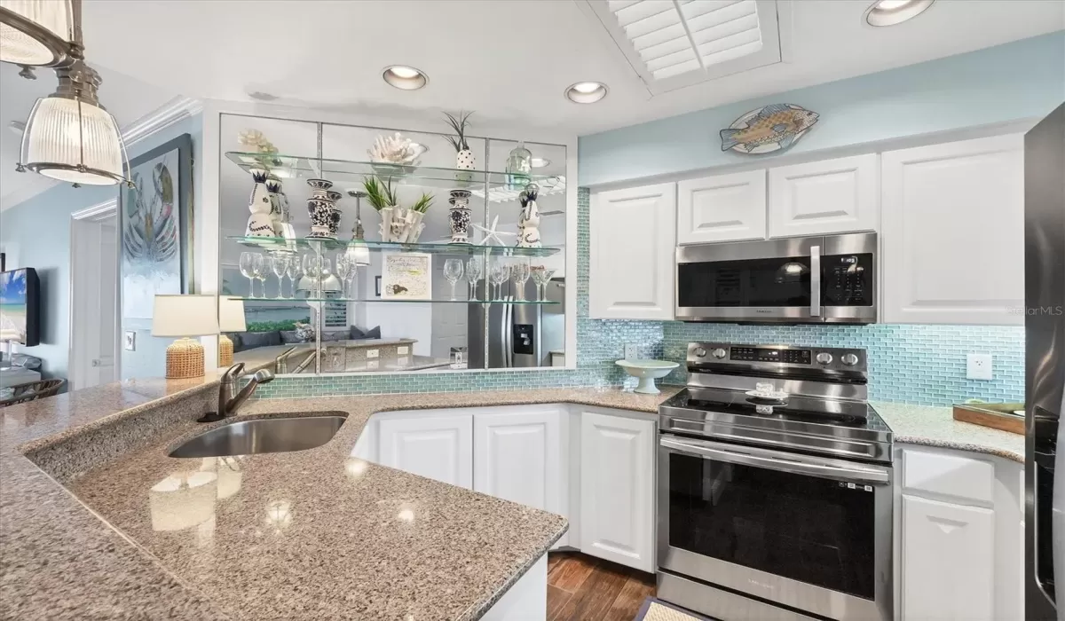 2 Bedrooms Bedrooms, 0 ,2 BathroomsBathrooms,Residential,For Sale,0,D6145498