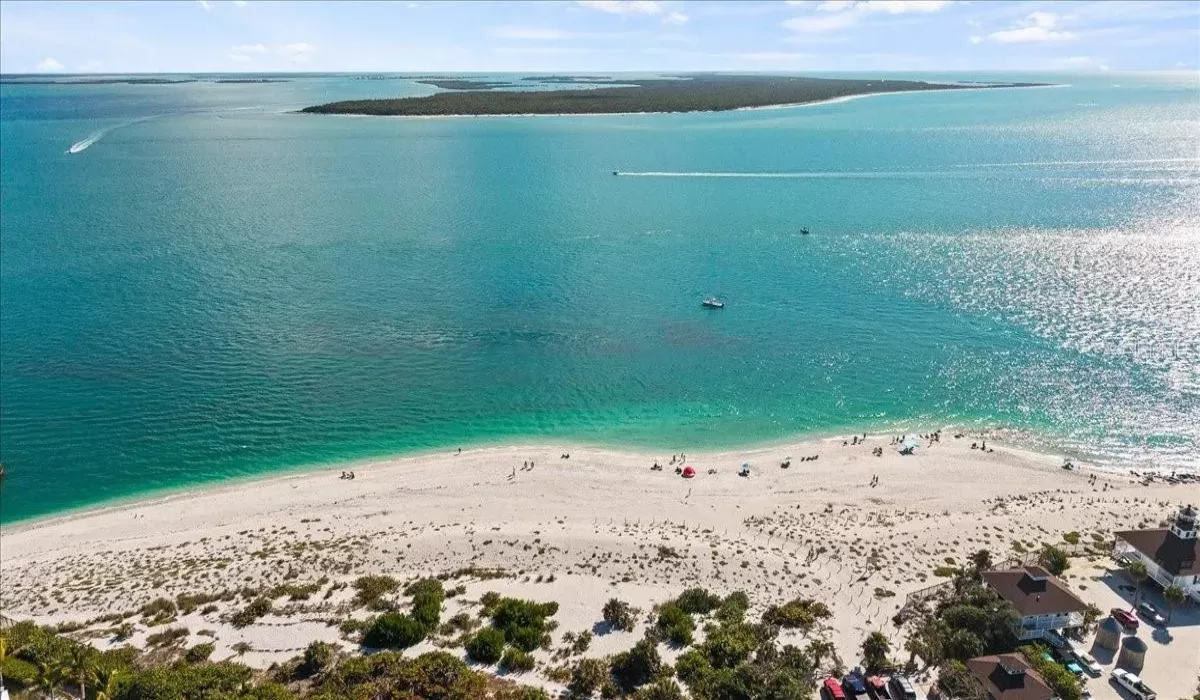 5 Bedrooms Bedrooms, 0 ,4 BathroomsBathrooms,Residential,For Sale,0,D6145524