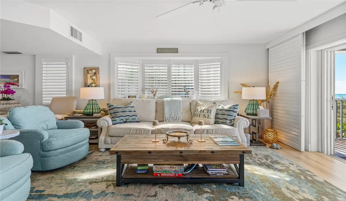 2 Bedrooms Bedrooms, 0 ,2 BathroomsBathrooms,Residential,For Sale,0,D6145526