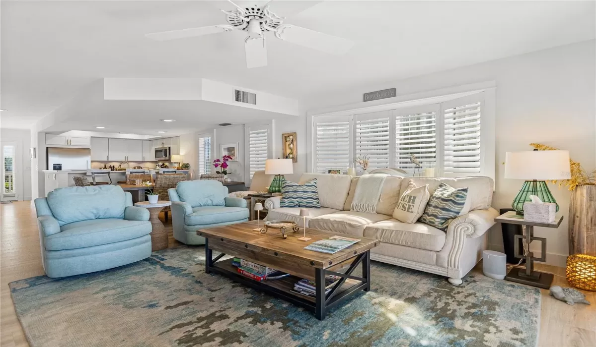 2 Bedrooms Bedrooms, 0 ,2 BathroomsBathrooms,Residential,For Sale,0,D6145526