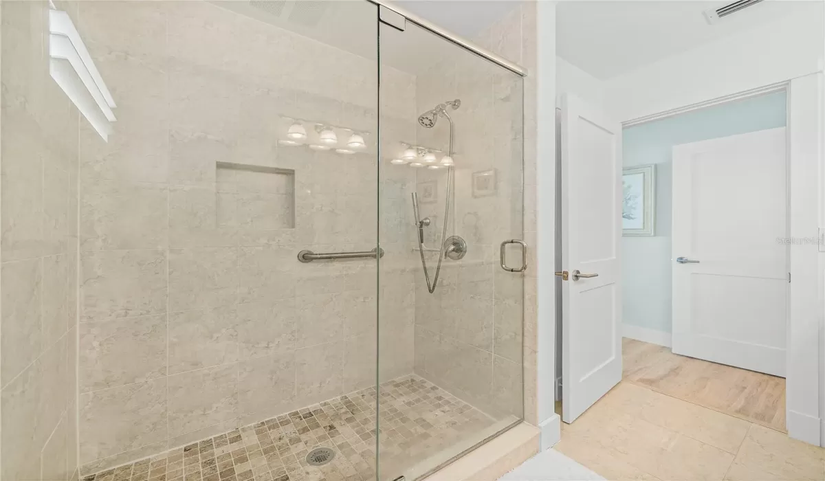 2 Bedrooms Bedrooms, 0 ,2 BathroomsBathrooms,Residential,For Sale,0,D6145526