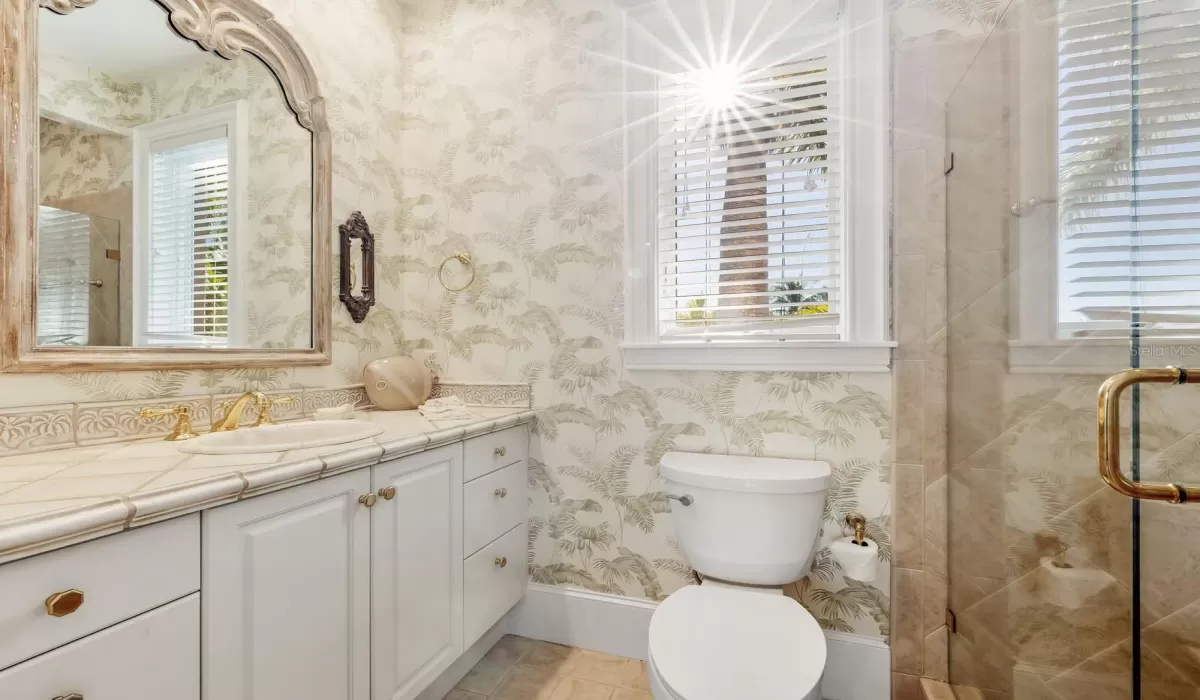 5 Bedrooms Bedrooms, 0 ,4 BathroomsBathrooms,Residential,For Sale,0,D6145548