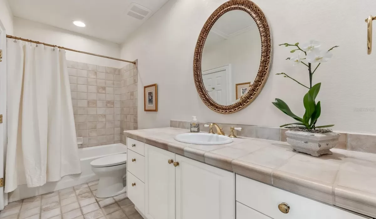 5 Bedrooms Bedrooms, 0 ,4 BathroomsBathrooms,Residential,For Sale,0,D6145548