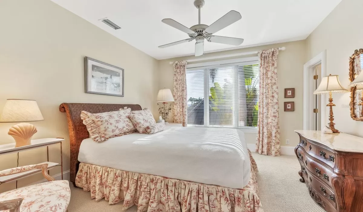 5 Bedrooms Bedrooms, 0 ,4 BathroomsBathrooms,Residential,For Sale,0,D6145548