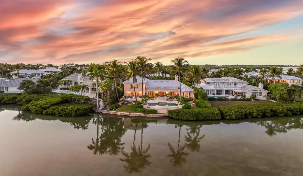 5 Bedrooms Bedrooms, 0 ,4 BathroomsBathrooms,Residential,For Sale,0,D6145548