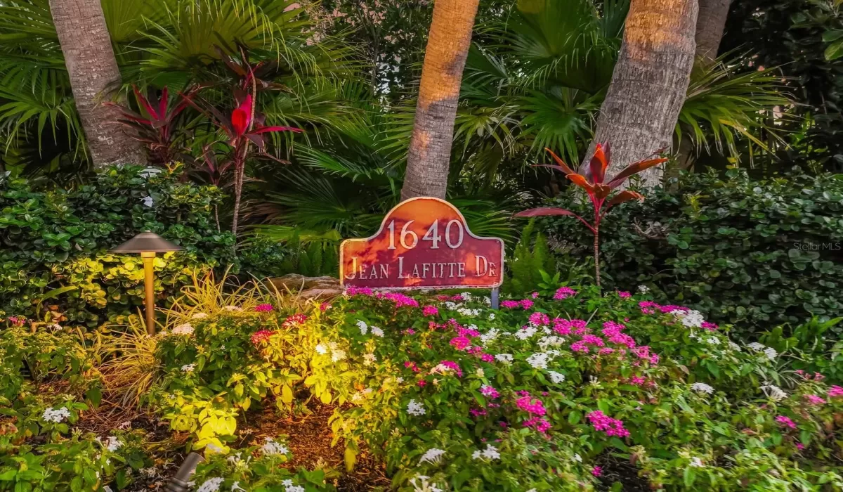 5 Bedrooms Bedrooms, 0 ,4 BathroomsBathrooms,Residential,For Sale,0,D6145548