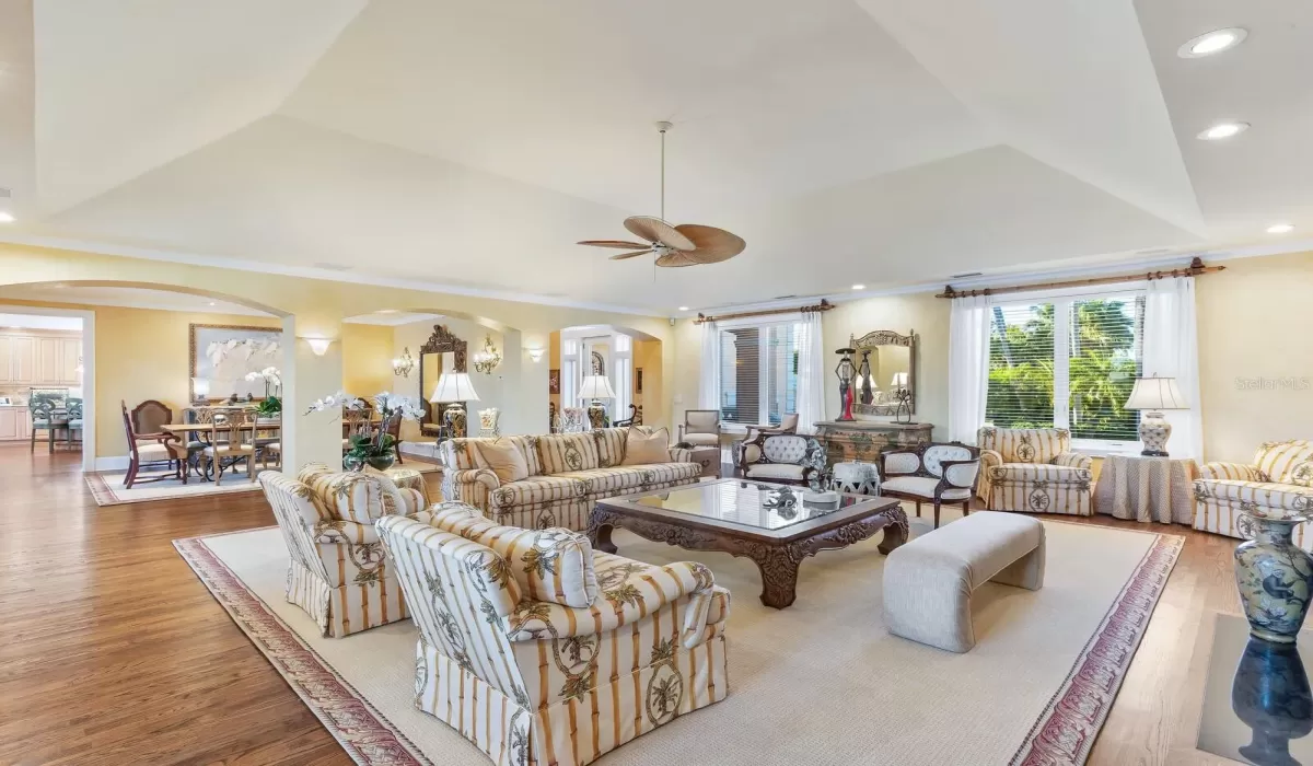 5 Bedrooms Bedrooms, 0 ,4 BathroomsBathrooms,Residential,For Sale,0,D6145548