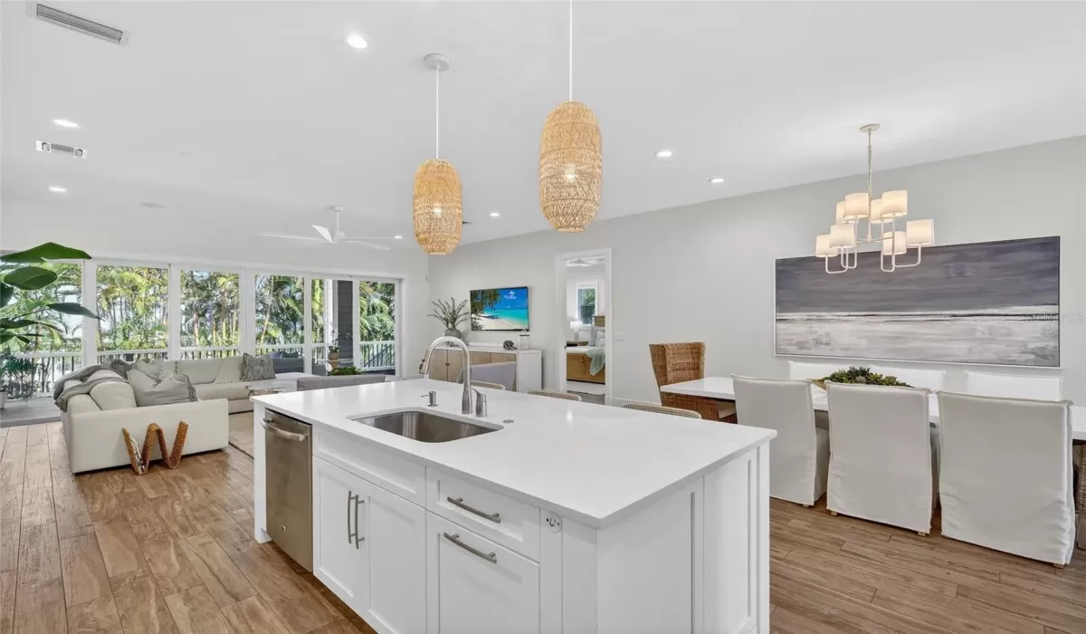 4 Bedrooms Bedrooms, 0 ,3 BathroomsBathrooms,Residential,For Sale,0,D6145605