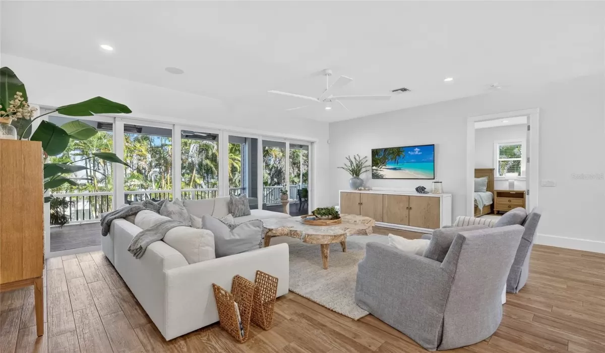 4 Bedrooms Bedrooms, 0 ,3 BathroomsBathrooms,Residential,For Sale,0,D6145605