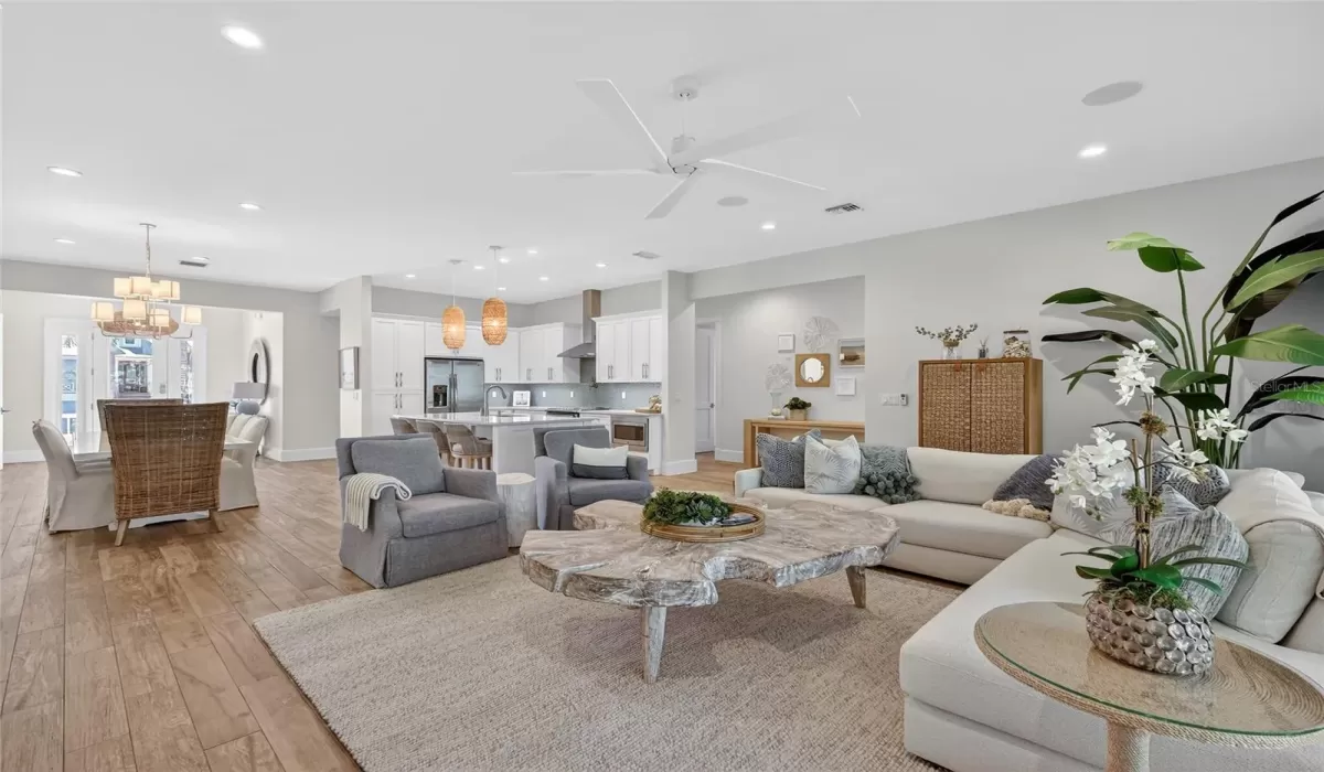 4 Bedrooms Bedrooms, 0 ,3 BathroomsBathrooms,Residential,For Sale,0,D6145605