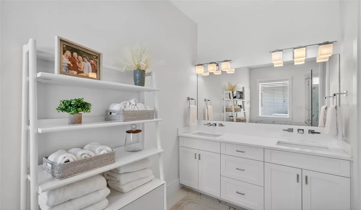 4 Bedrooms Bedrooms, 0 ,3 BathroomsBathrooms,Residential,For Sale,0,D6145605