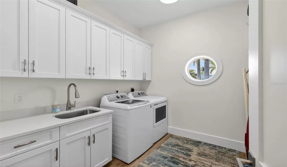 4 Bedrooms Bedrooms, 0 ,3 BathroomsBathrooms,Residential,For Sale,0,D6145605