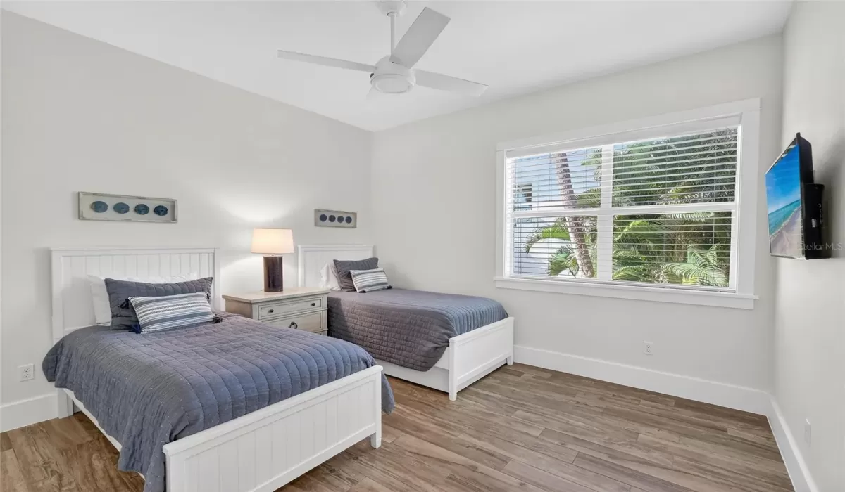 4 Bedrooms Bedrooms, 0 ,3 BathroomsBathrooms,Residential,For Sale,0,D6145605