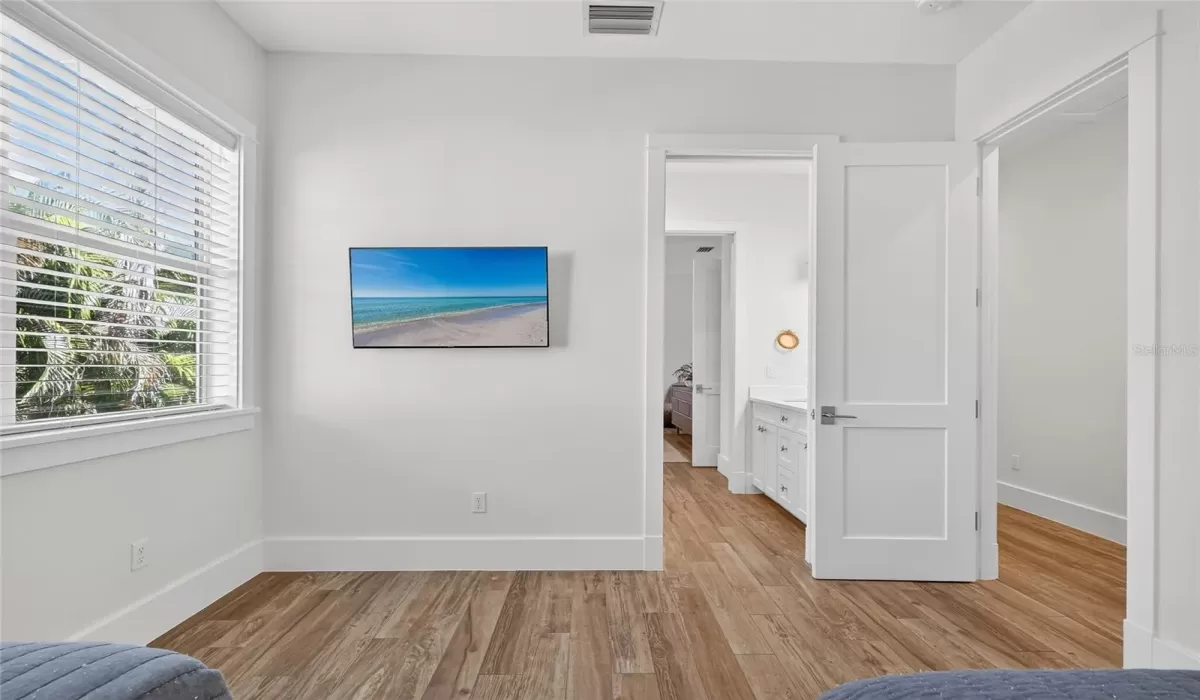 4 Bedrooms Bedrooms, 0 ,3 BathroomsBathrooms,Residential,For Sale,0,D6145605