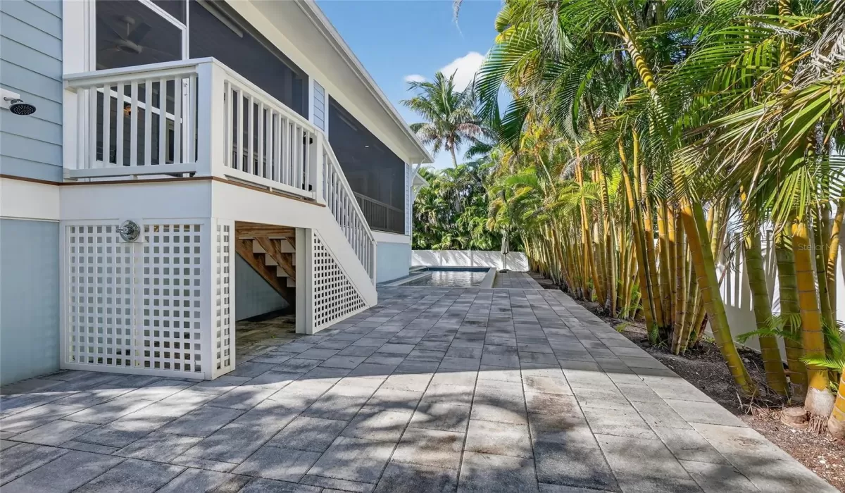 4 Bedrooms Bedrooms, 0 ,3 BathroomsBathrooms,Residential,For Sale,0,D6145605