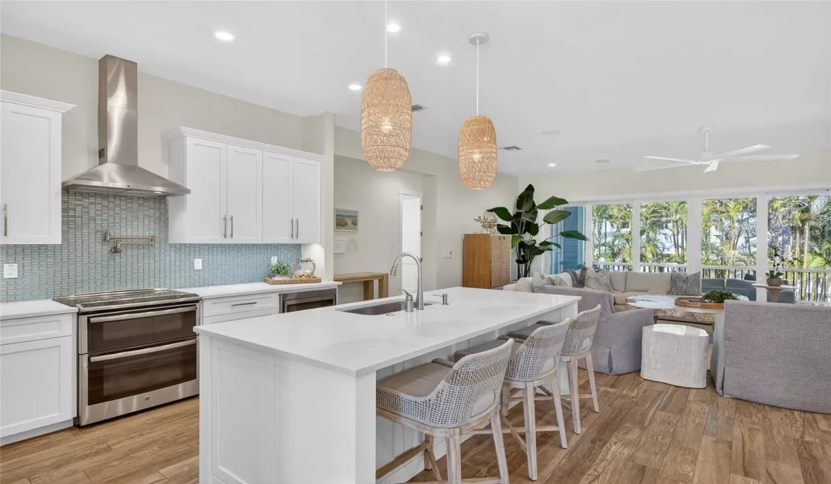 4 Bedrooms Bedrooms, 0 ,3 BathroomsBathrooms,Residential,For Sale,0,D6145605