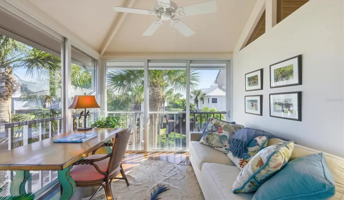 3 Bedrooms Bedrooms, 0 ,3 BathroomsBathrooms,Residential,Pending,0,D6145621