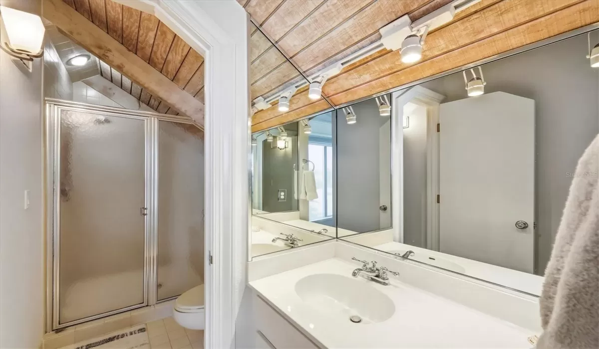 3 Bedrooms Bedrooms, 0 ,3 BathroomsBathrooms,Residential,Pending,0,D6145621