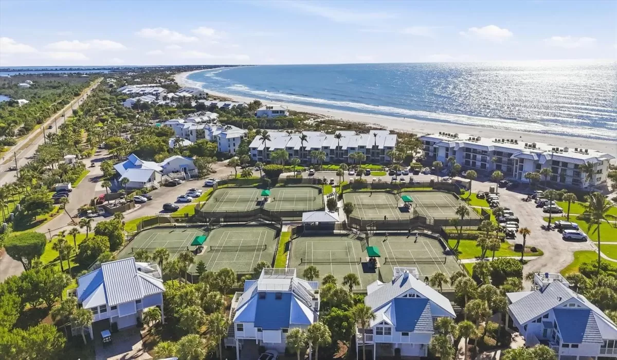 3 Bedrooms Bedrooms, 0 ,3 BathroomsBathrooms,Residential,Pending,0,D6145621