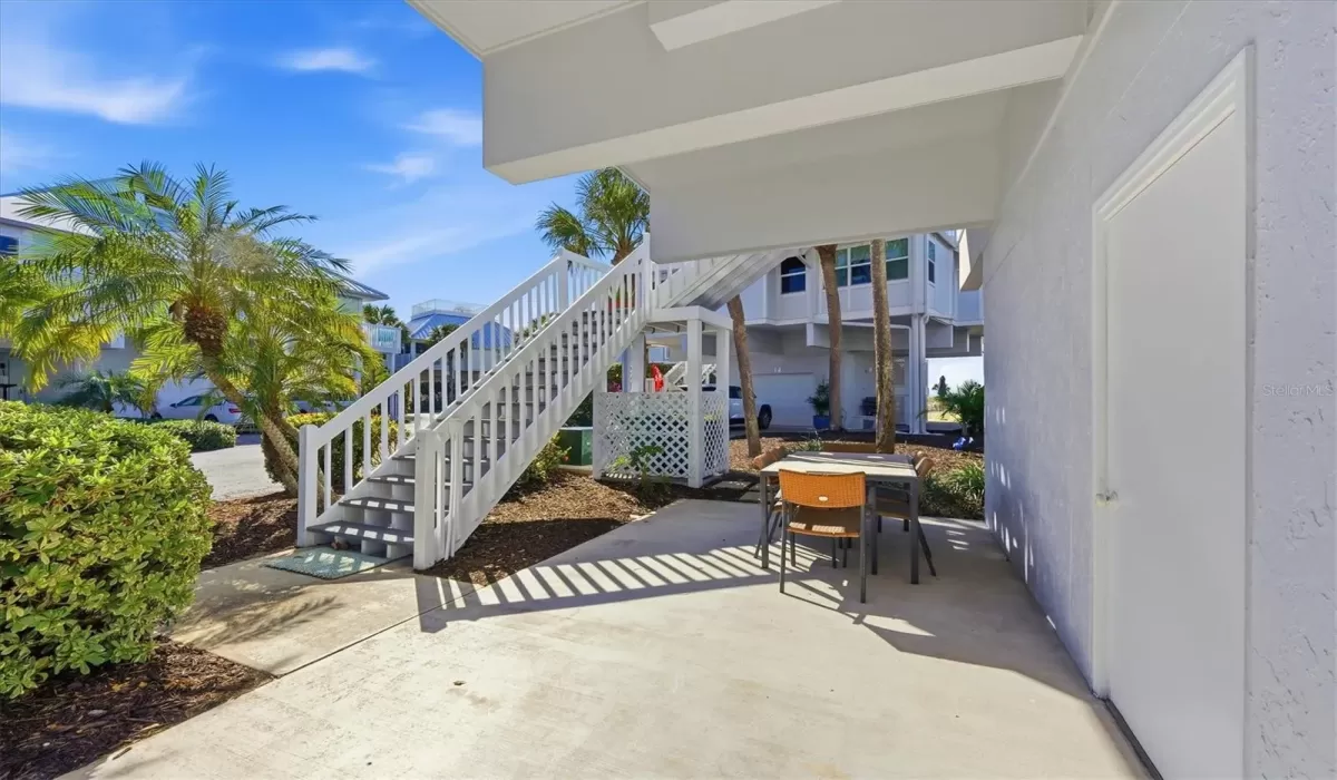 3 Bedrooms Bedrooms, 0 ,3 BathroomsBathrooms,Residential,Pending,0,D6145621