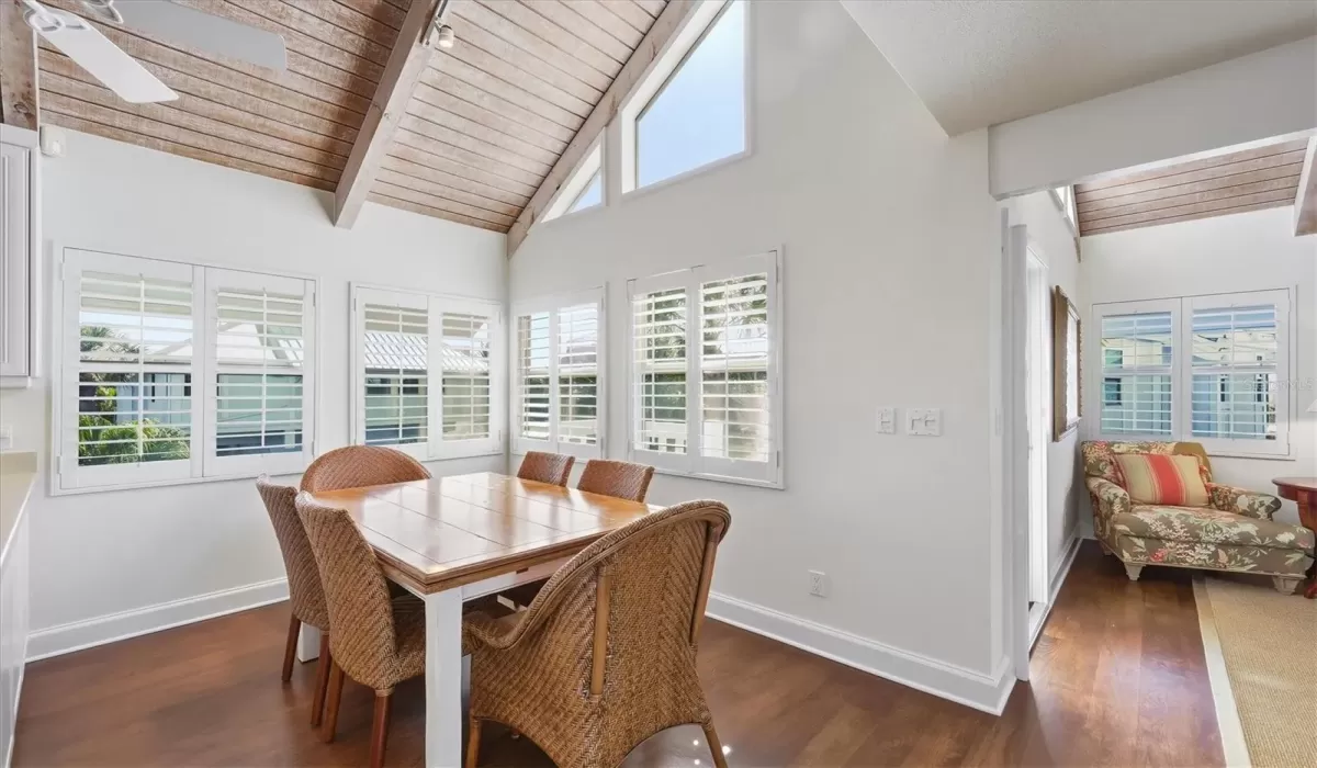 3 Bedrooms Bedrooms, 0 ,3 BathroomsBathrooms,Residential,Pending,0,D6145621