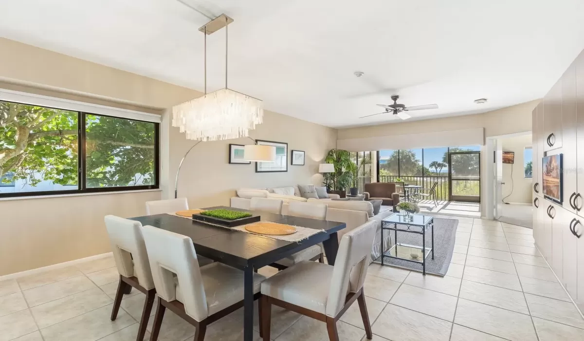 Combination Living/Dining Room - End Unit