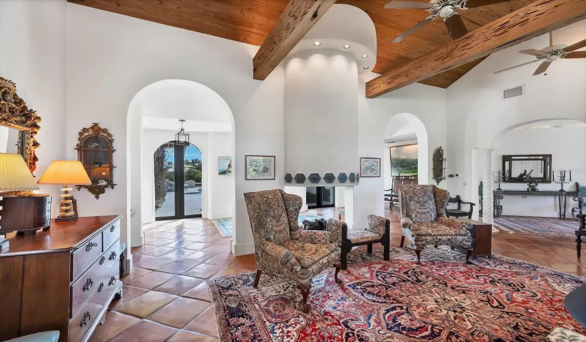 4 Bedrooms Bedrooms, 0 ,5 BathroomsBathrooms,Residential,For Sale,0,D6145817