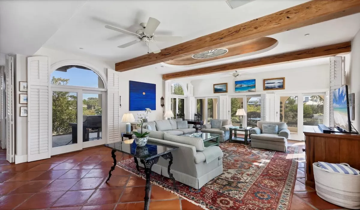 4 Bedrooms Bedrooms, 0 ,5 BathroomsBathrooms,Residential,For Sale,0,D6145817