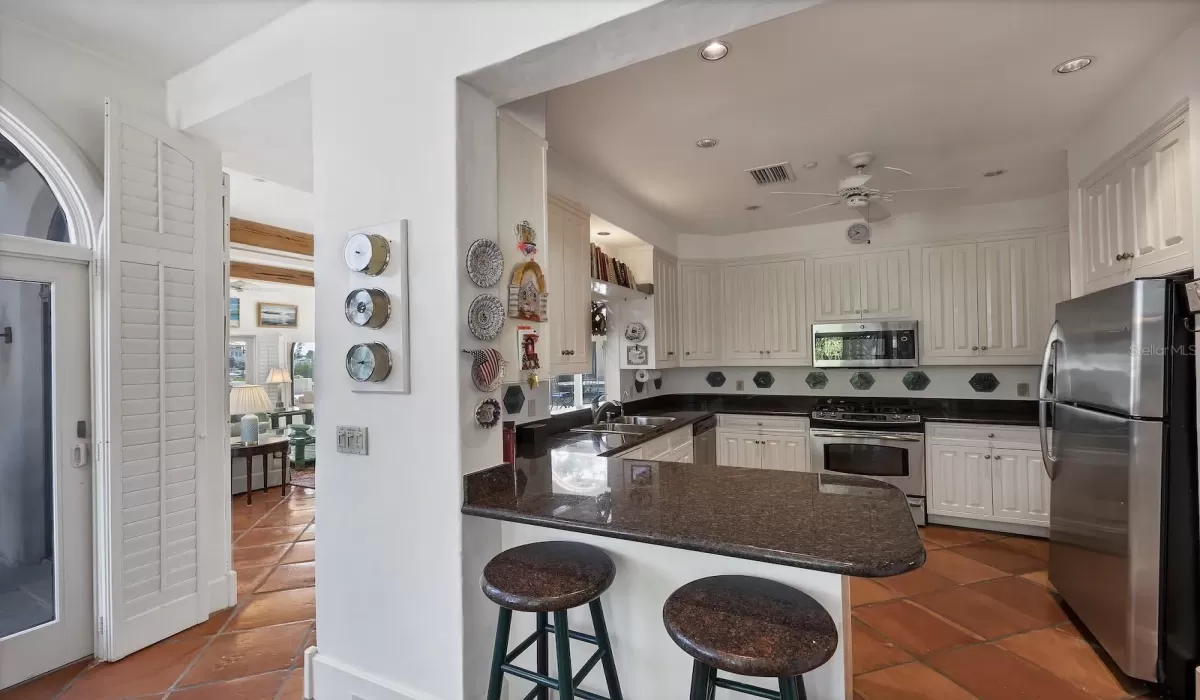 4 Bedrooms Bedrooms, 0 ,5 BathroomsBathrooms,Residential,For Sale,0,D6145817