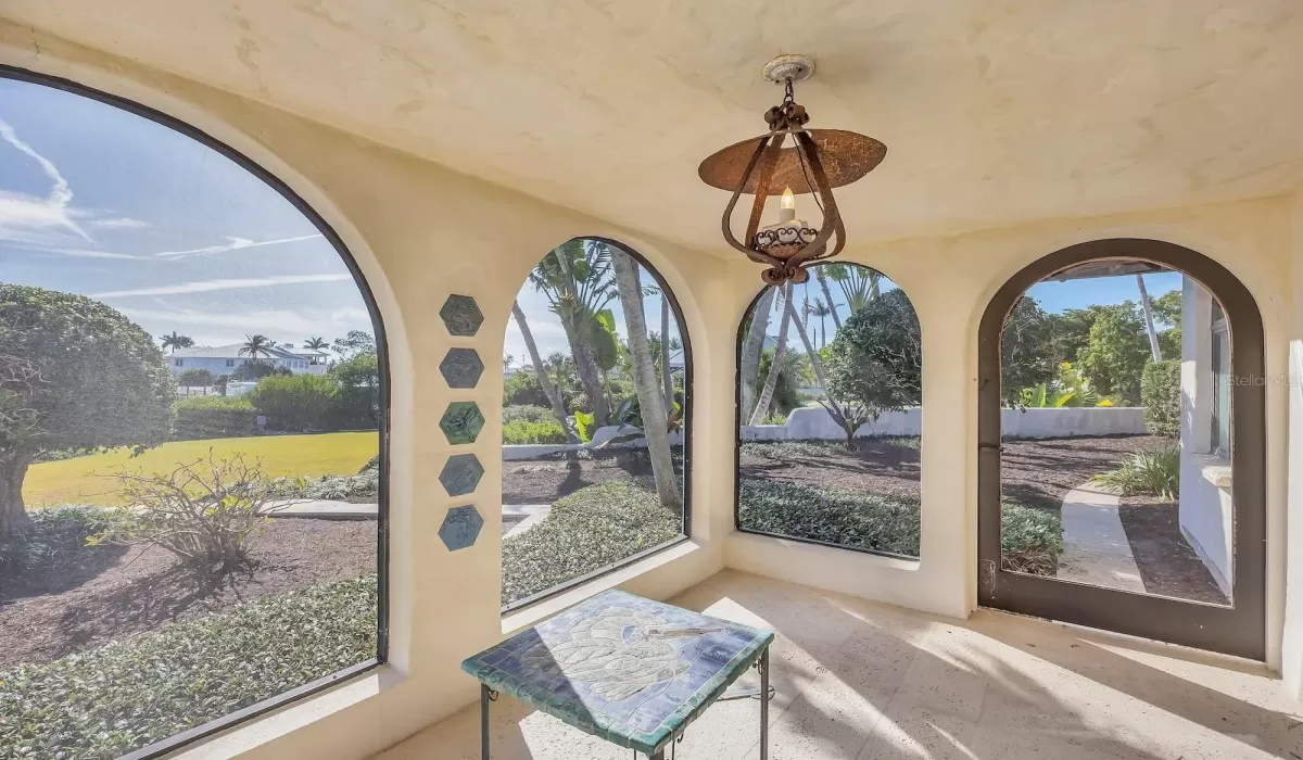 4 Bedrooms Bedrooms, 0 ,5 BathroomsBathrooms,Residential,For Sale,0,D6145817