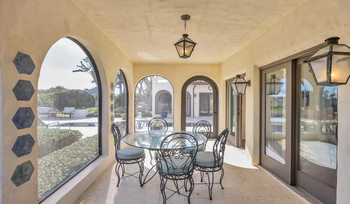 4 Bedrooms Bedrooms, 0 ,5 BathroomsBathrooms,Residential,For Sale,0,D6145817