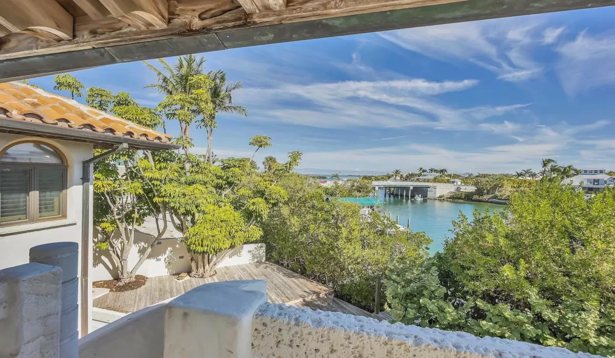 4 Bedrooms Bedrooms, 0 ,5 BathroomsBathrooms,Residential,For Sale,0,D6145817