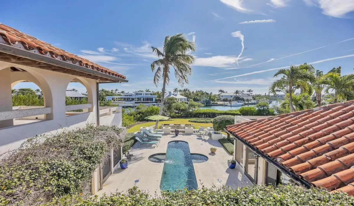 4 Bedrooms Bedrooms, 0 ,5 BathroomsBathrooms,Residential,For Sale,0,D6145817