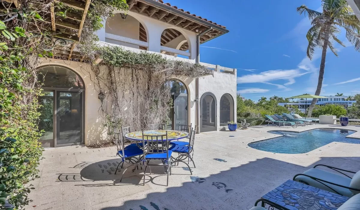 4 Bedrooms Bedrooms, 0 ,5 BathroomsBathrooms,Residential,For Sale,0,D6145817