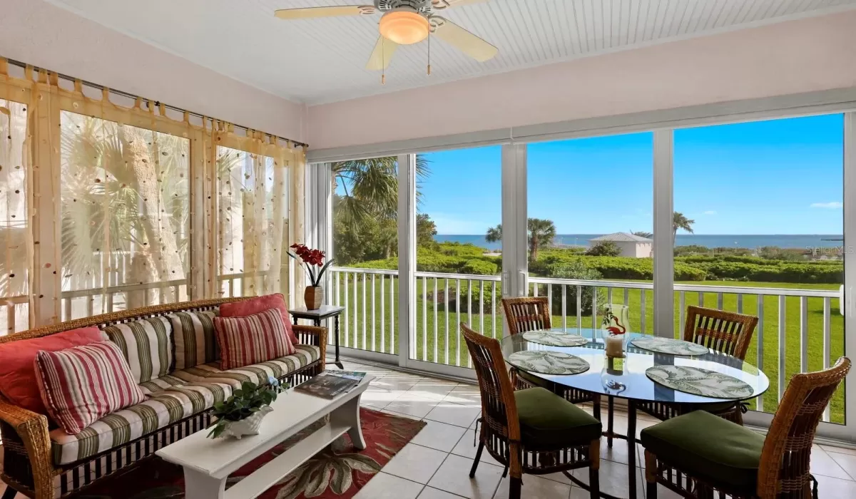 3 Bedrooms Bedrooms, 0 ,2 BathroomsBathrooms,Residential,For Sale,0,D6145879