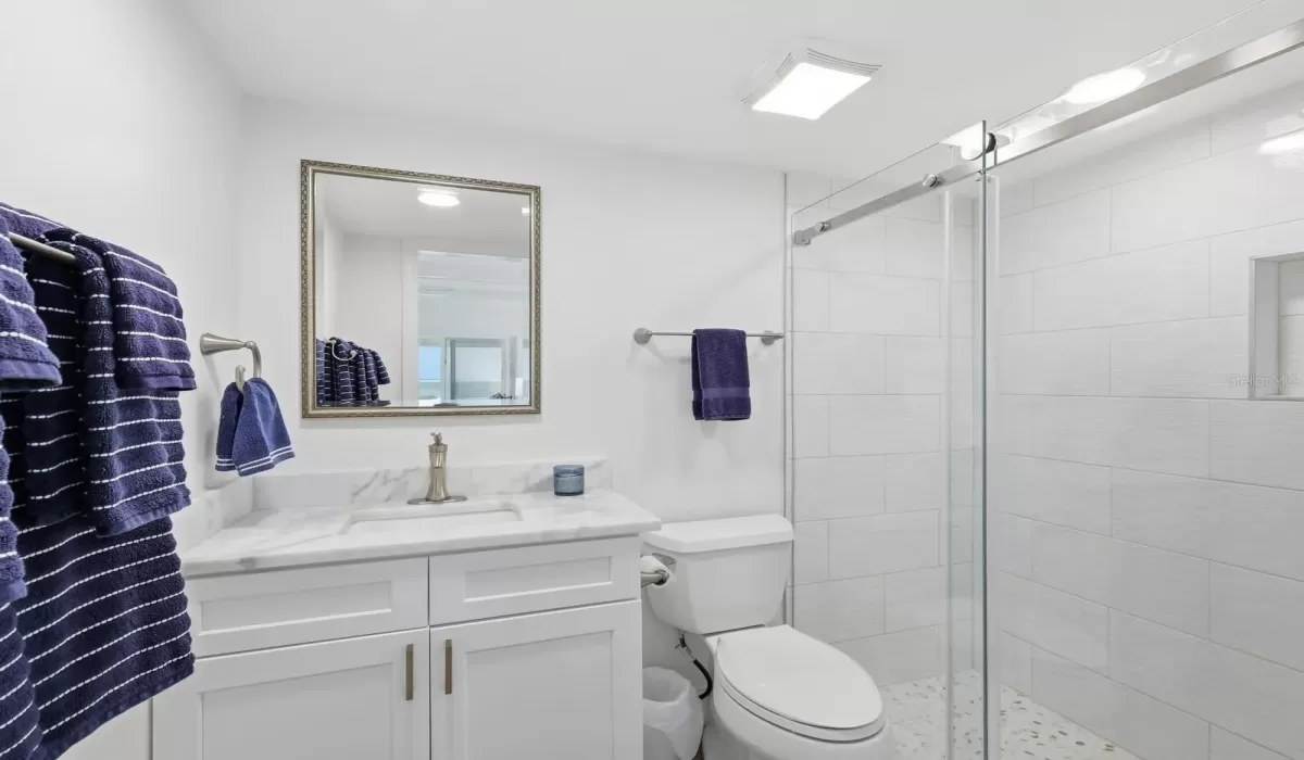 2 Bedrooms Bedrooms, 0 ,2 BathroomsBathrooms,Residential,For Sale,0,D6145924