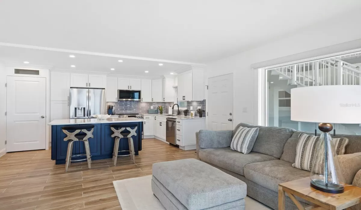 2 Bedrooms Bedrooms, 0 ,2 BathroomsBathrooms,Residential,For Sale,0,D6145924