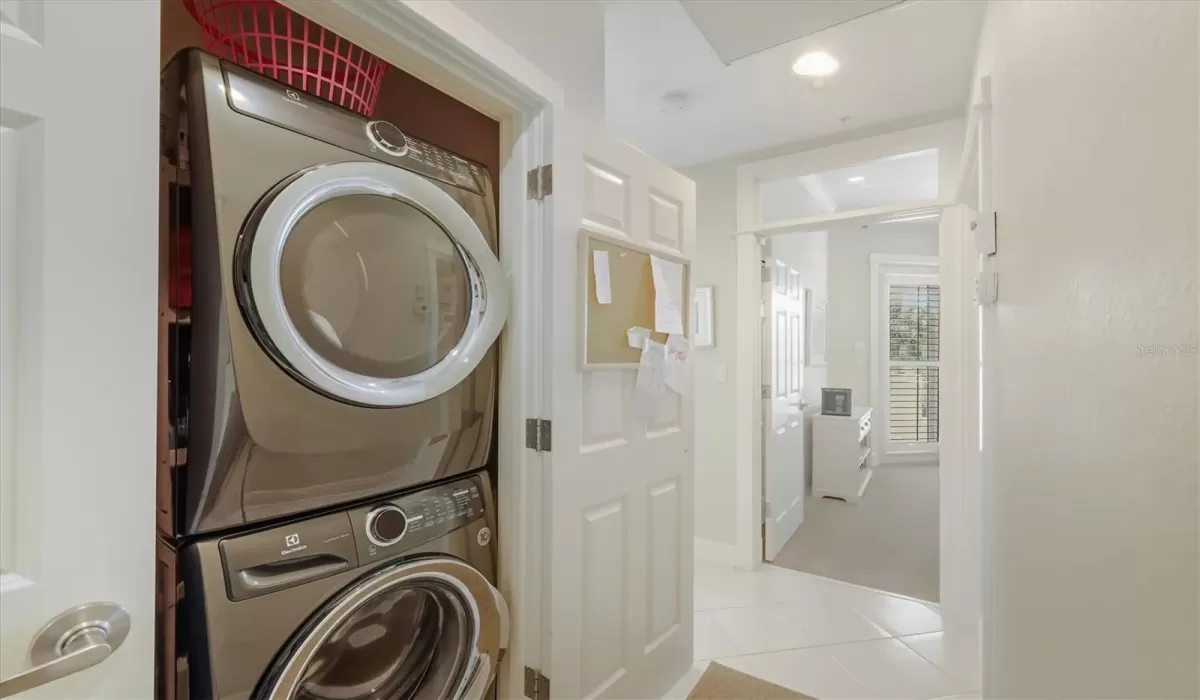 3 Bedrooms Bedrooms, 0 ,2 BathroomsBathrooms,Residential,For Sale,0,D6145871